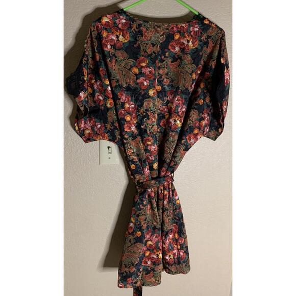 Delicates Womans Robe M Roses Floral Colorful Lace Trim Belted Short Satin Nwt - Picture 4 of 4